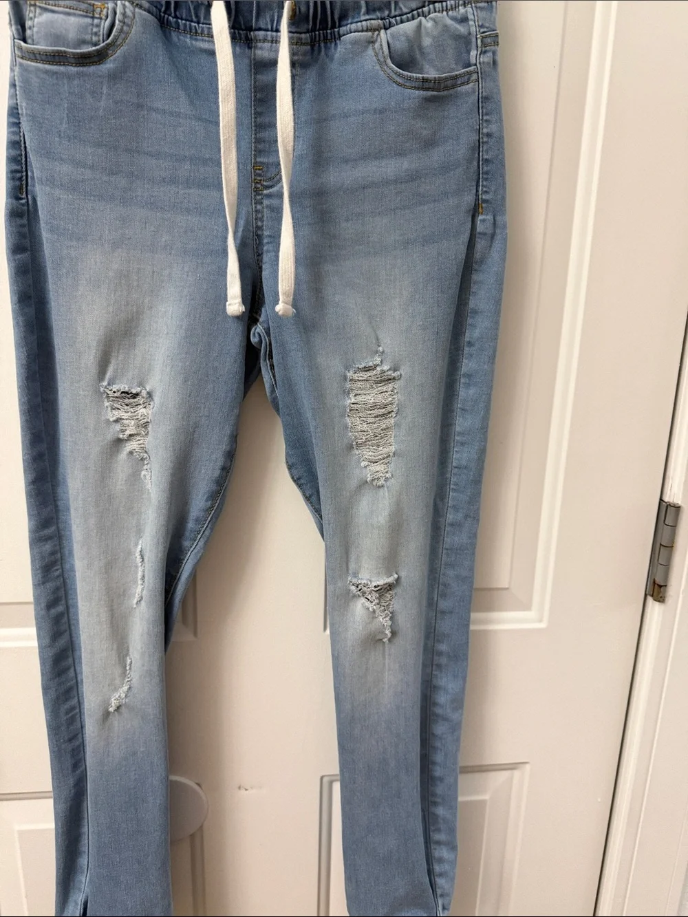 Light Blue Distressed Men's Jogger Jeans